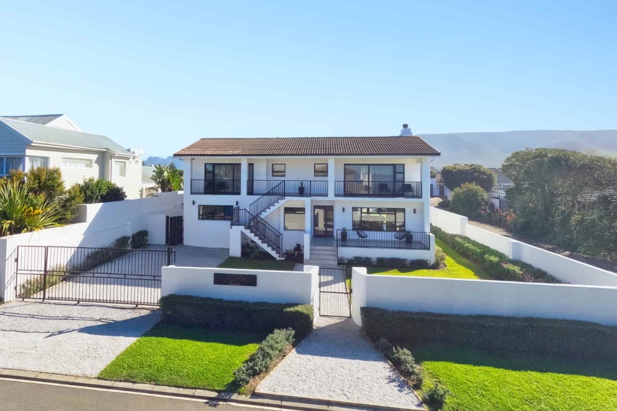 9 Bedroom Property for Sale in Westcliff Western Cape